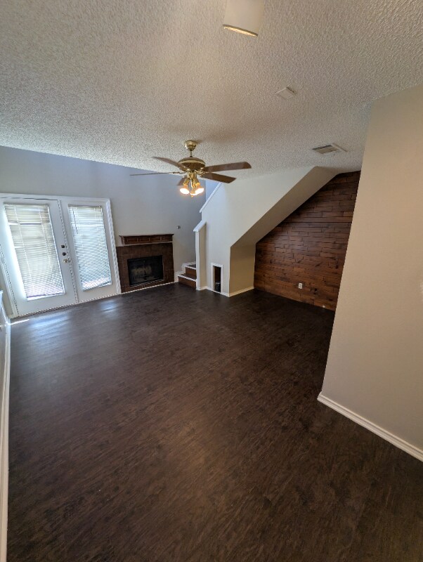 Building Photo - 2310 Bamboo Dr