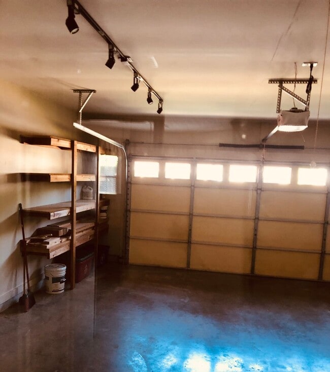 Building Photo - 92 Lelia Ln