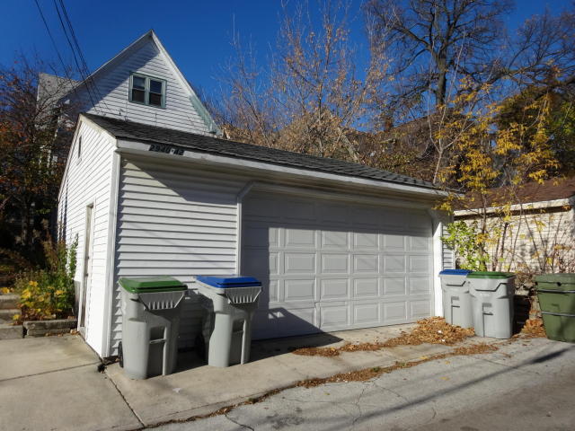 Building Photo - 2940 N Newhall St