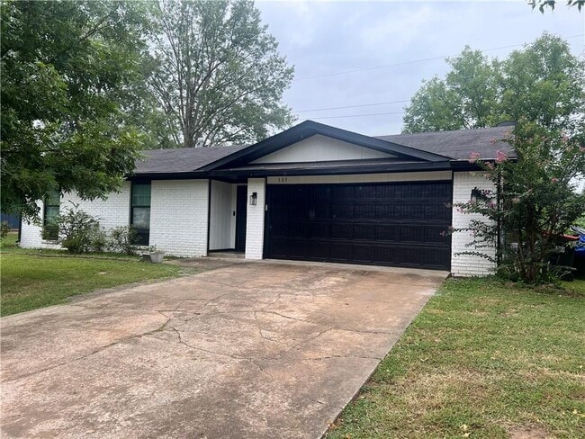Primary Photo - 103 Eames Ave