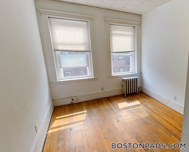 Building Photo - 24 Westland Ave