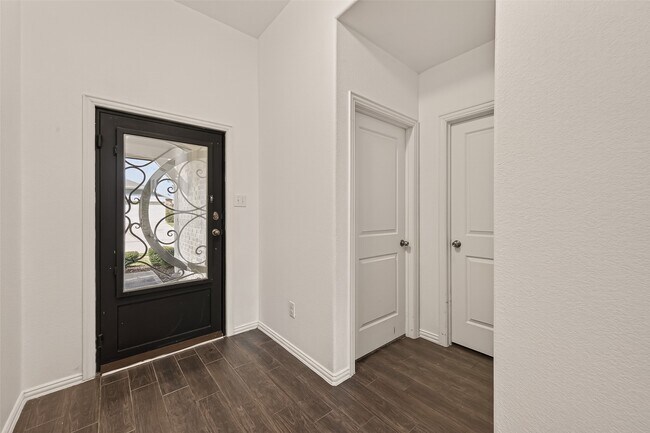 Building Photo - 16039 Cypress Farms Dr