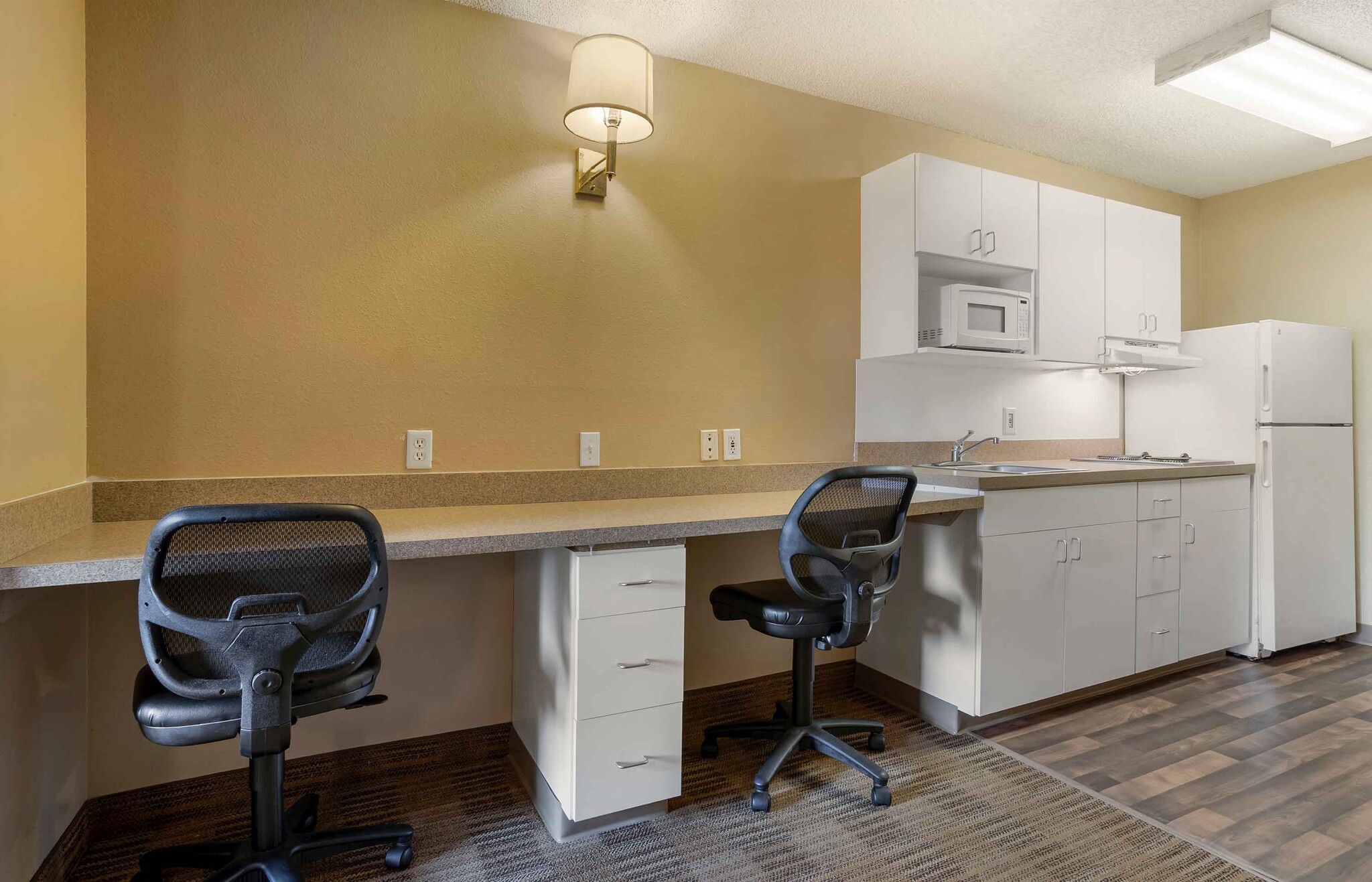 Building Photo - Furnished Studio-Houston - Sugar Land