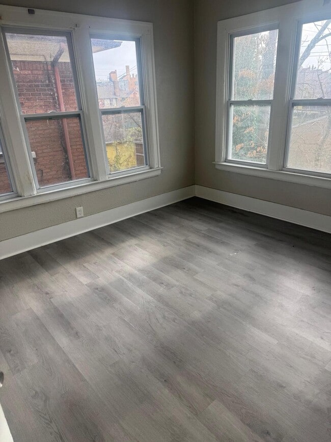 Building Photo - 2925 Calvert Ave