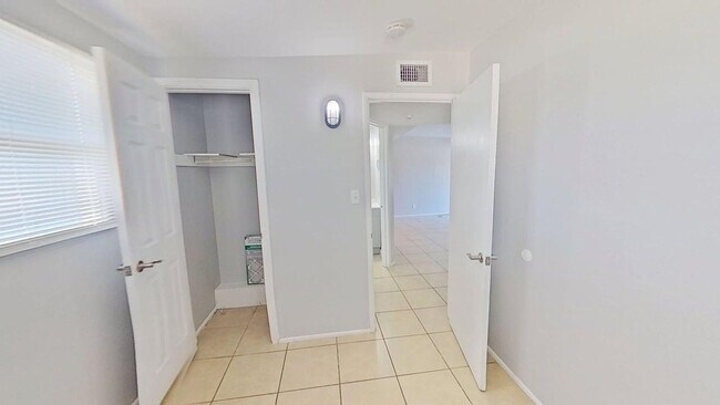 Building Photo - 3-bedroom 1-bath in Largo/Seminole area