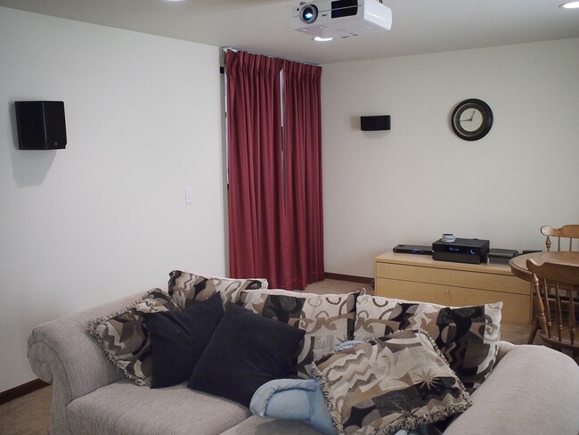 Building Photo - Impressive Dog Friendly Home Available!
