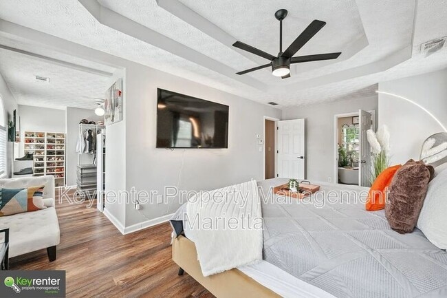 Building Photo - 2349 June Springs Dr SW