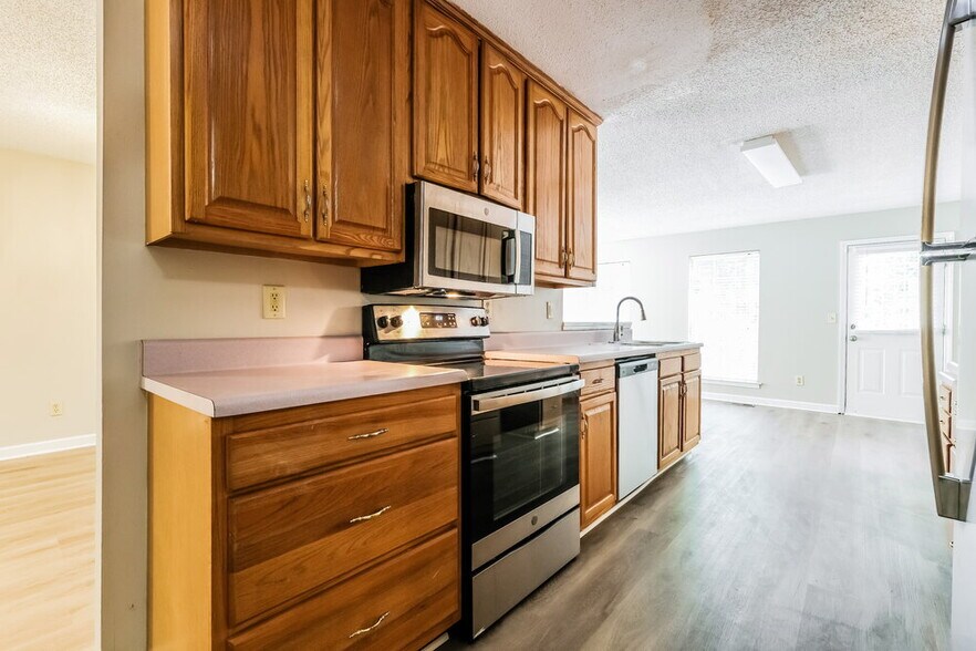 Building Photo - 4681 Woodglen Ct