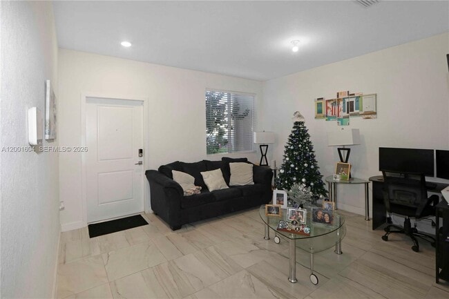 Building Photo - 2432 SE 10th St