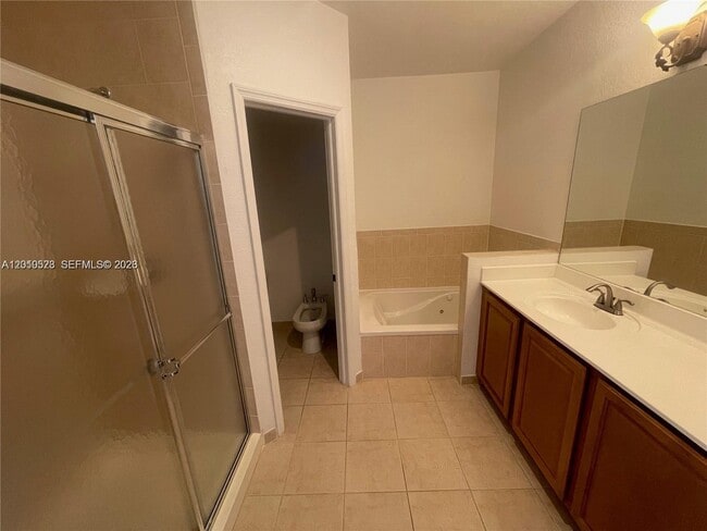 Building Photo - 7931 NW 114th Ct