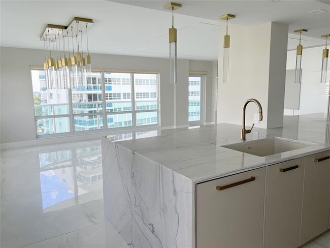 Building Photo - 3410 Galt Ocean Dr