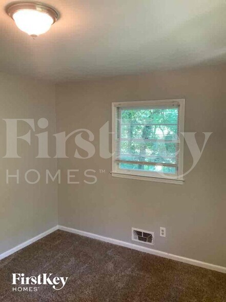 Building Photo - 3670 Judy Lynn Ct SW