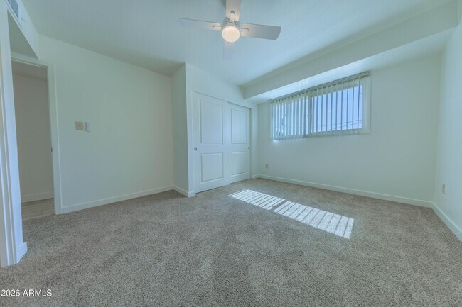Building Photo - 4558 N 15th Ave