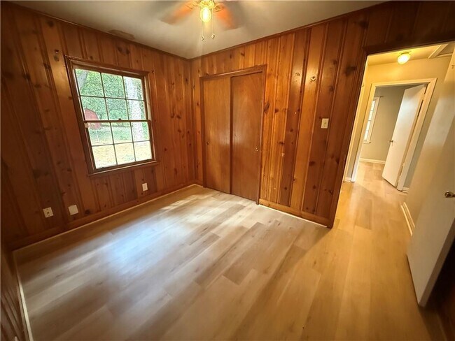 Building Photo - 508 Castile Dr