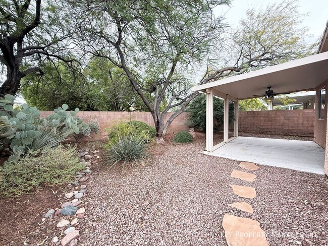 Building Photo - 10511 Broadhead-