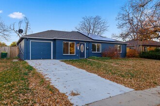 Building Photo - Beautiful 3 Bedroom, 2 Bath Home With Grea...