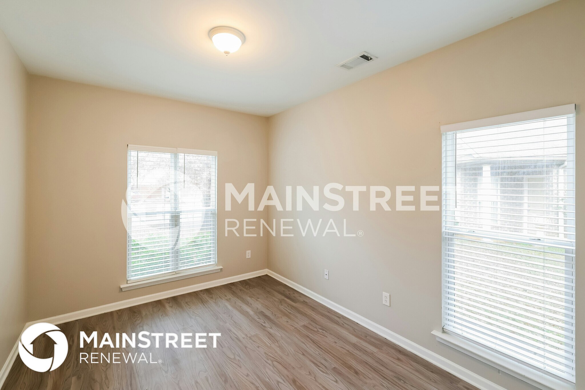 Building Photo - 12879 Woodland Park Cir
