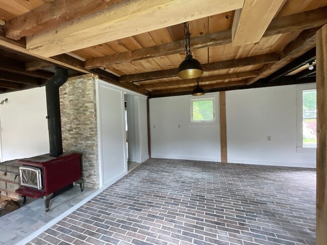 Building Photo - Buxton