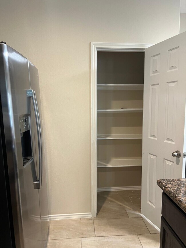 Building Photo - 3207 Simmental Dr