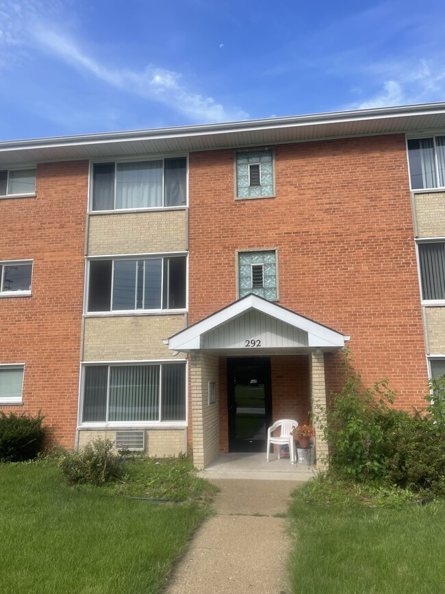 Primary Photo - 292 Station Dr