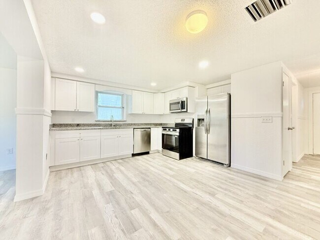 Building Photo - 5707 Quist Dr