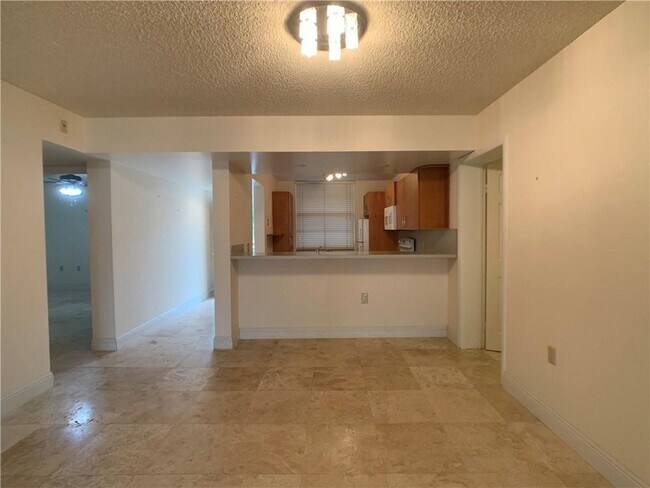 Building Photo - 1721 Whitehall Dr