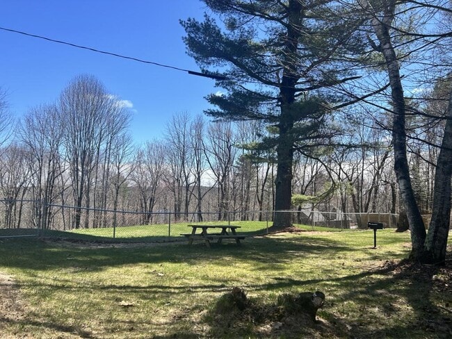 Building Photo - 337 ME-133