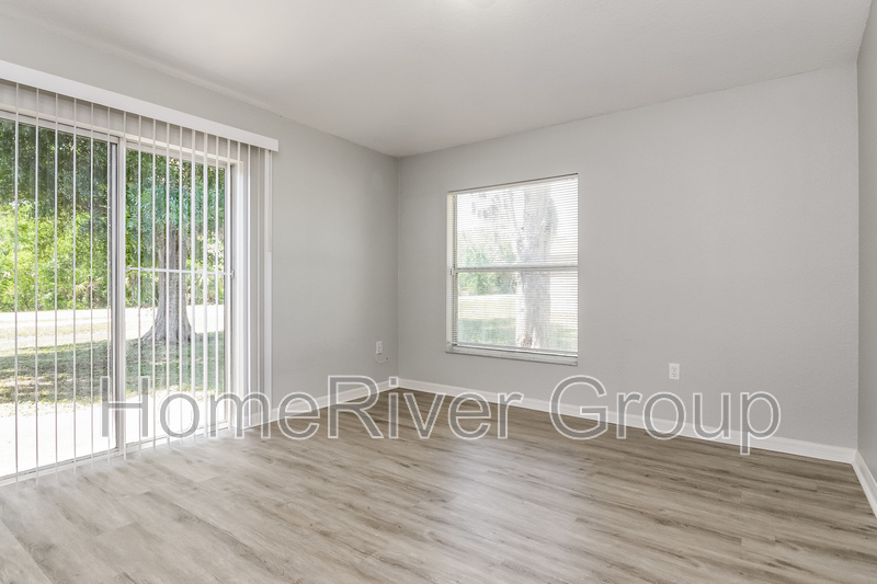 Building Photo - 701 Caracara Ct