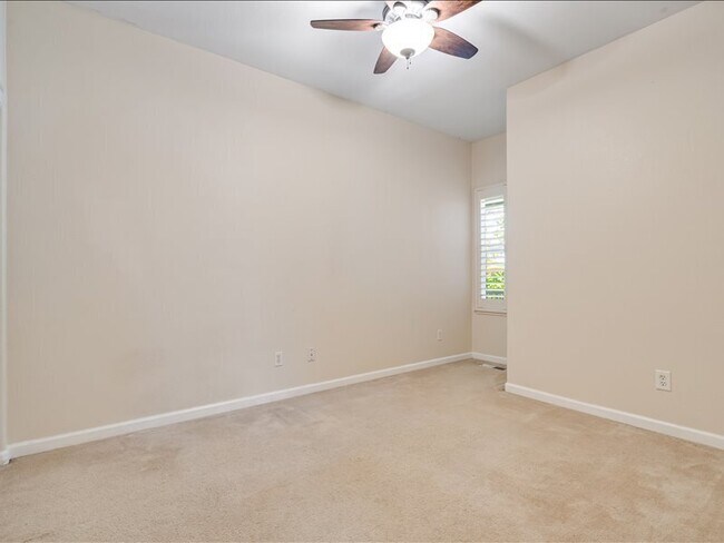 Building Photo - 9759 Dawn Way