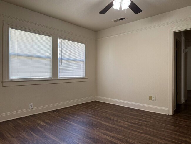 Building Photo - 45w26th