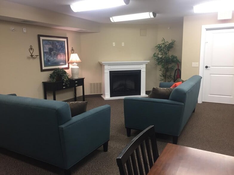 Interior Photo - Courtwood Village I