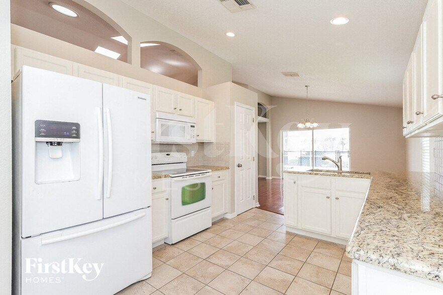 Building Photo - 2251 Mallory Cir