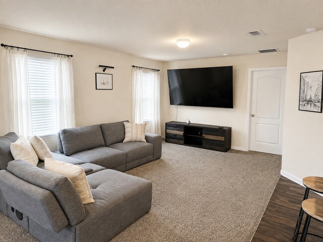 Building Photo - Enjoy the lifestyle that Cross Creek has to offer!