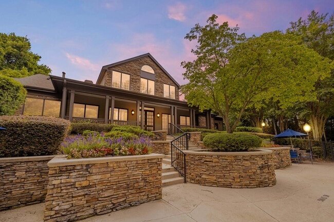 Building Photo - The Reserve at Waterford