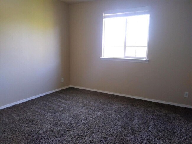 Building Photo - 2202 S Phillippi St