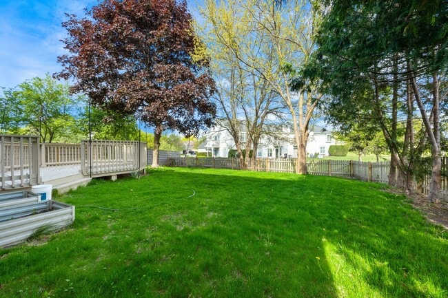 Building Photo - 1305 S Paddock Dr