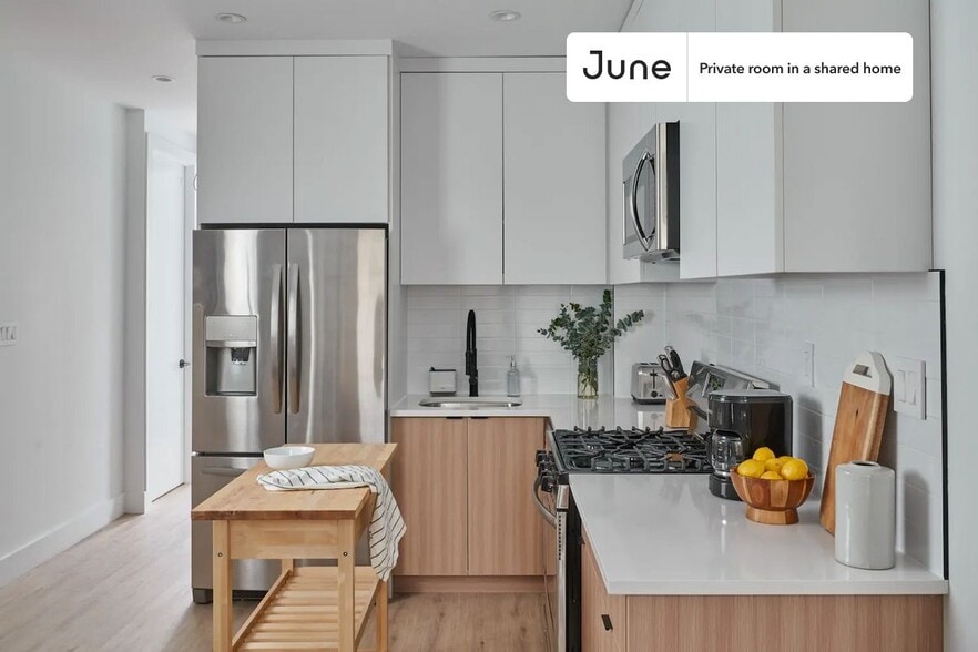 Building Photo - Exquisite ROOM at The Brower House