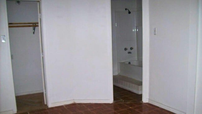 Building Photo - 13433 Topeka St