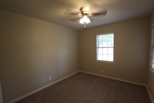 Building Photo - Lease Takeover Opportunity Available! 3 be...