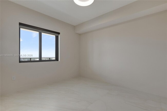 Building Photo - 700 NE 24th St