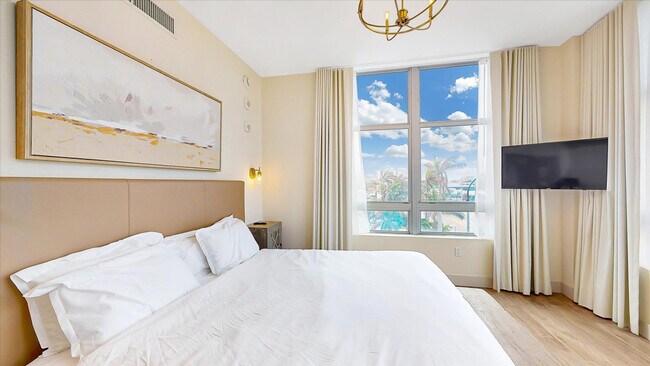 Building Photo - 777 N Ocean Dr