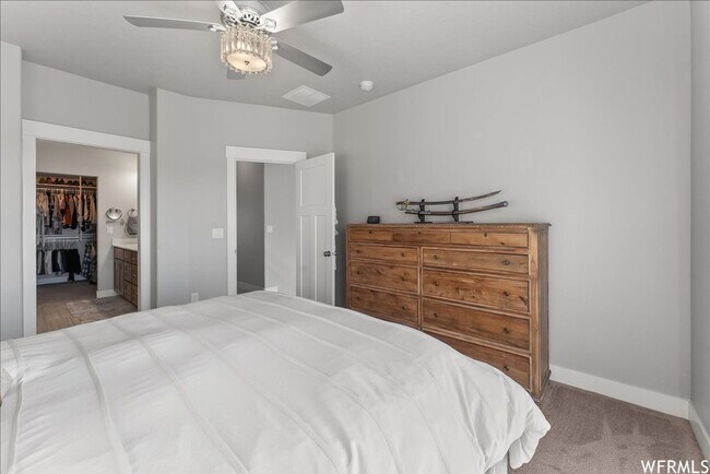 Building Photo - BEAUTIFUL TOWNHOUSE W 2 CAR GARAGE ATTACHED