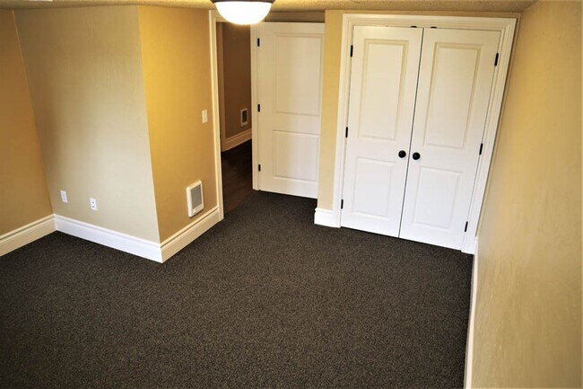 Building Photo - 685SEVera
