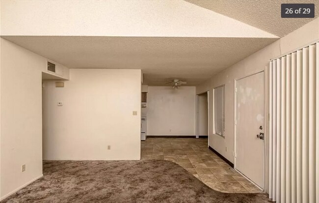 Building Photo - 4 bedroom 2 bath house in Laughlin NV