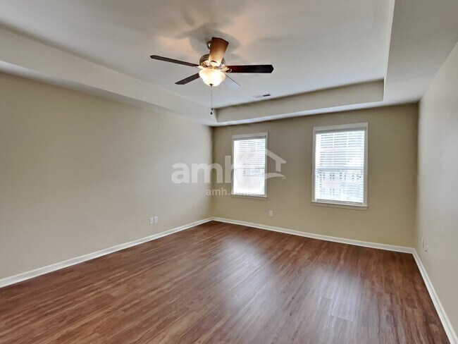 Building Photo - 7355 Sedgebrook Dr W