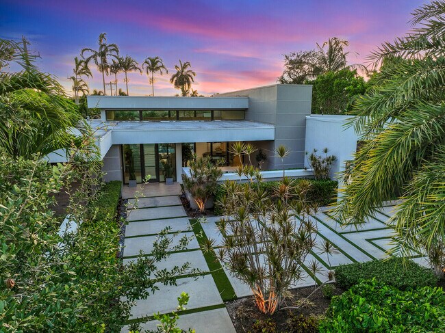 Building Photo - 4011 Bayview Dr