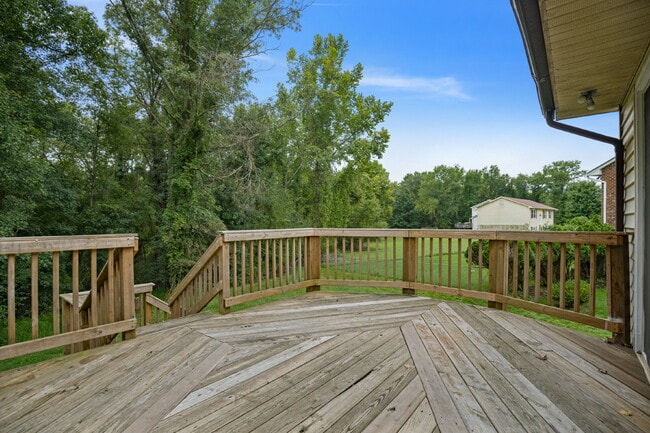 Building Photo - 2411 Old Gate Ct