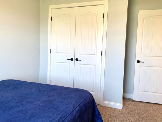 Building Photo - 200 Buckshot Dr