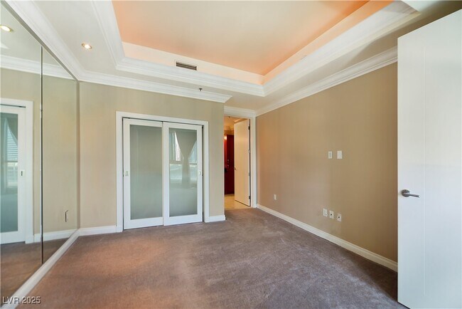 Building Photo - 4525 Dean Martin Dr