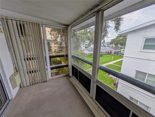 Building Photo - 5908 17th St W